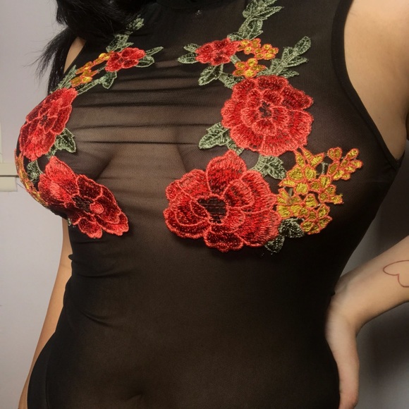 Mesh bodysuit with Rose patch detailing - Picture 4 of 5